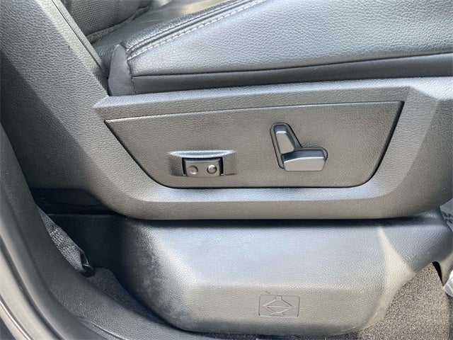 2019 RAM 1500 Classic Laramie