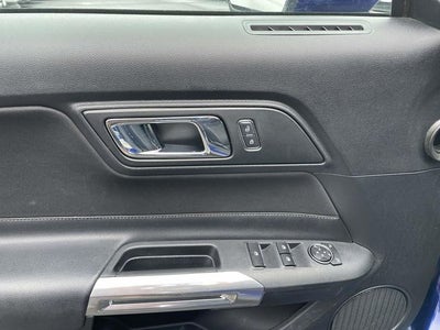 2016 Ford Mustang V6