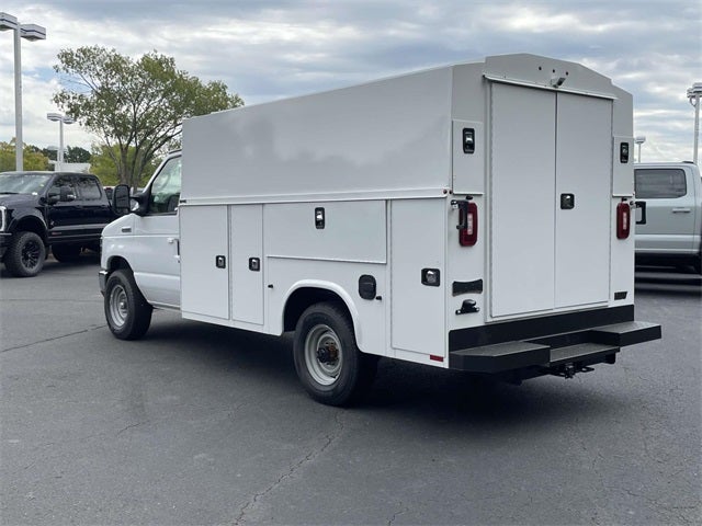 2026 Ford E-350SD Base Cutaway