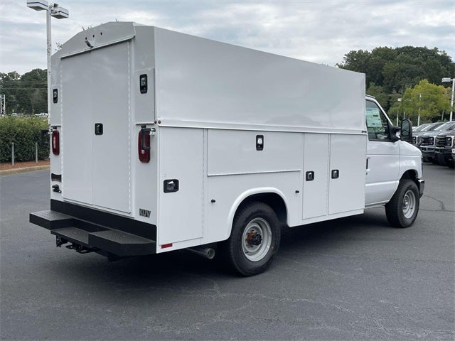 2026 Ford E-350SD Base Cutaway