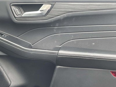 2025 Ford Escape Plug-In Hybrid Base