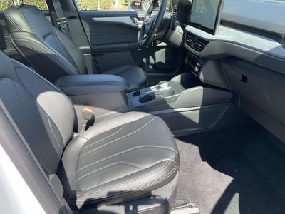 2025 Ford Escape Plug-In Hybrid Base